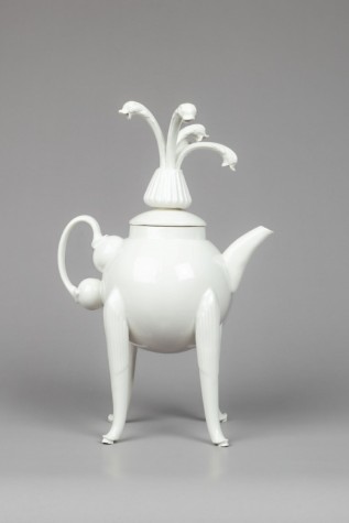 Swan (V2), H33.5cm x D22cm porcelain, transparent glaze, slip casting