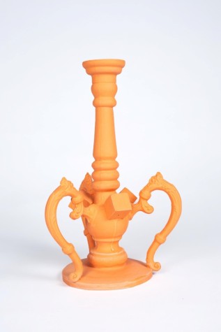 Crown, H23 x D17 stained porcelain, slip-casting (SOLD)